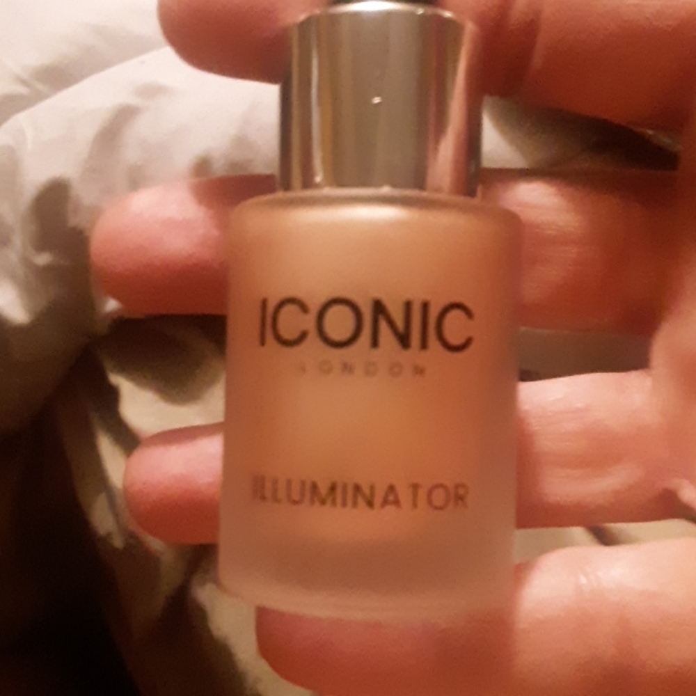 Iconic London illuminator drops